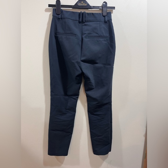 H&M Navy Pants with Stetch Fabric - Picture 2 of 3